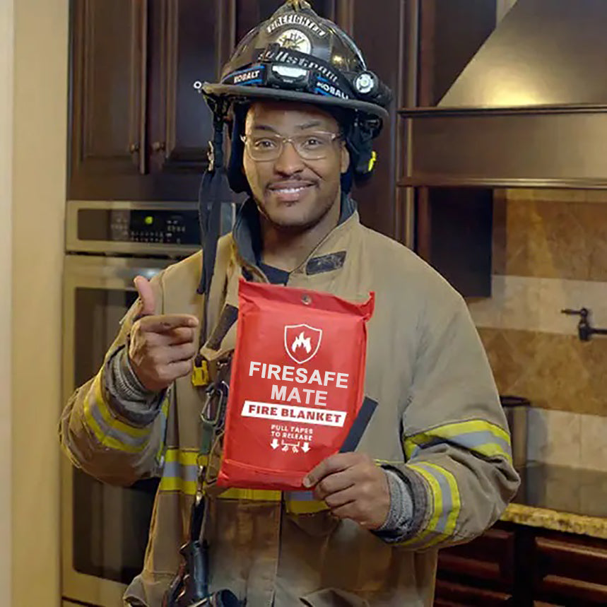 Rapidly Extinguish Small Fires, No Mess - Introducing Our Easy-to-Use Fire Blanket!