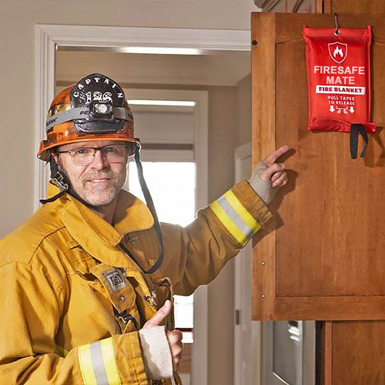 Rapidly Extinguish Small Fires, No Mess - Introducing Our Easy-to-Use Fire Blanket!
